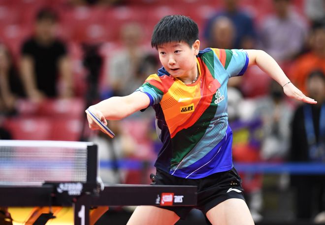 不仅突显了 不仅突显了